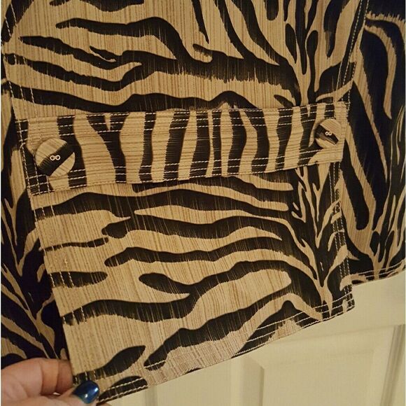 ๐๐CAMEL & BLACK ZEBRA PRINTโJACKET๐๐ - Picture 4 of 7